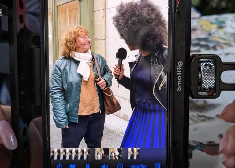 Publicité Les Furets.com avec Corinne MULLER