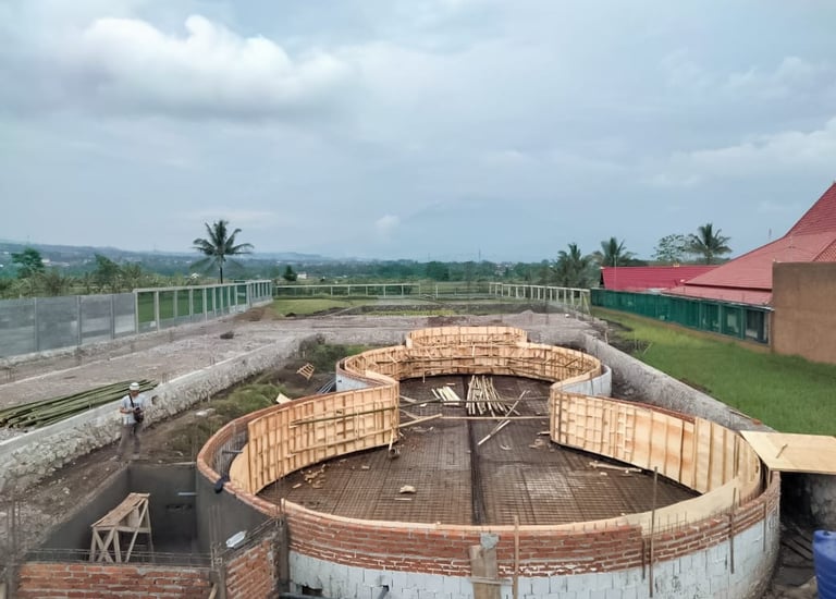 pembuatan struktur kolam renang oleh dayanapool.