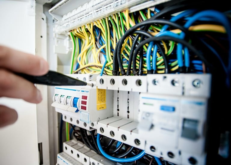 Professional Electrician Service