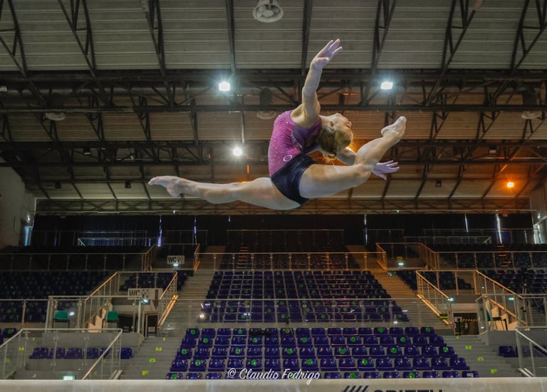 Ginnasta in gara al Trofeo Città di Jesolo 2024