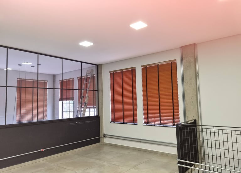 persiana horizontal em madeira