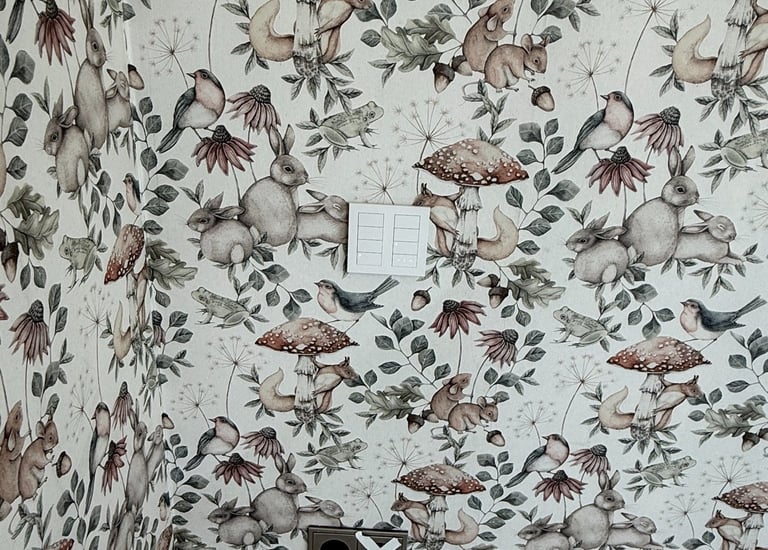 Colocación de Papel Pintado en habitación Infantil