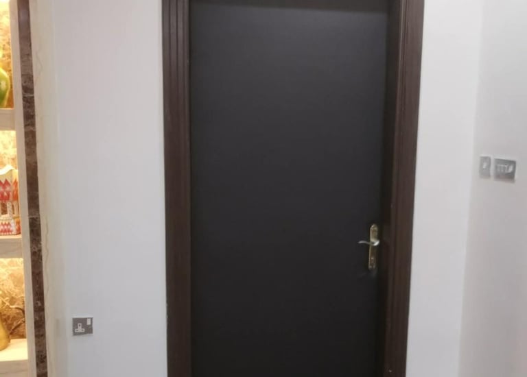 باب عازل صوت الكويت