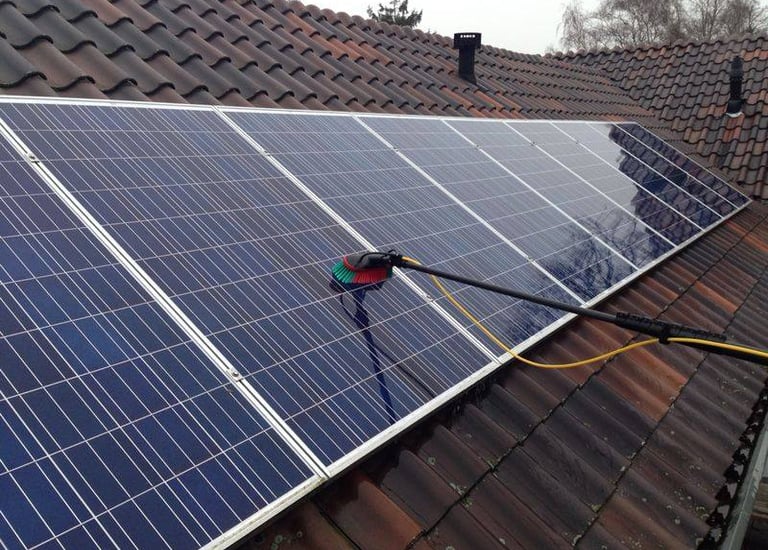 Ook zonnepanelen maken wij schoon in Assen en omgeving