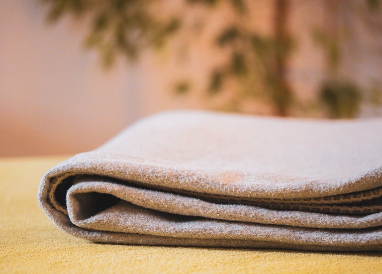 Decke auf Massageliege