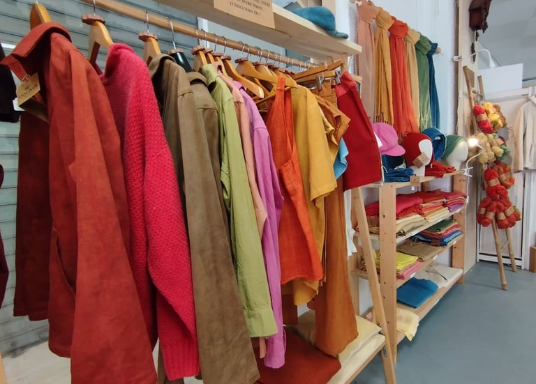 creations artisanales oogaya, vetements en teinture vegetale