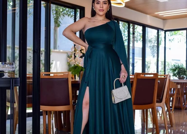 VESTIDO LONGO COM CAPA MADRINHA PLUS SIZE