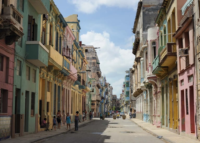 Une rue populaire et colorée à La Havane