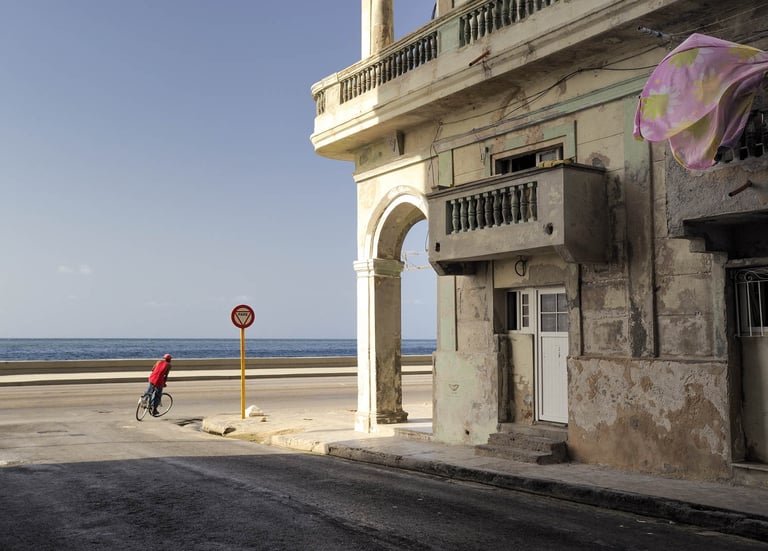 Un ancien palais en bord de mer à La Havane