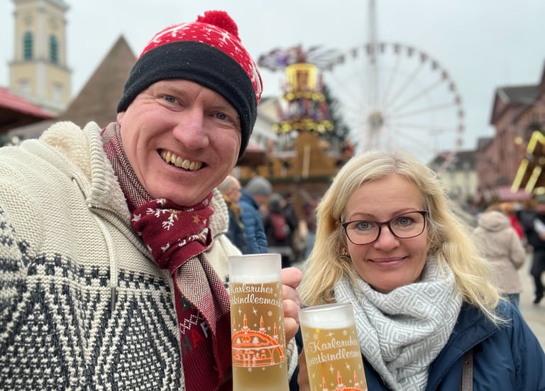Boyfriend and girlfriend at the Christmas markets