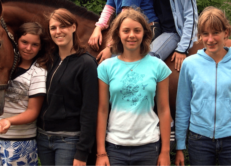 Familie der Reitschule, die wir sponsern.