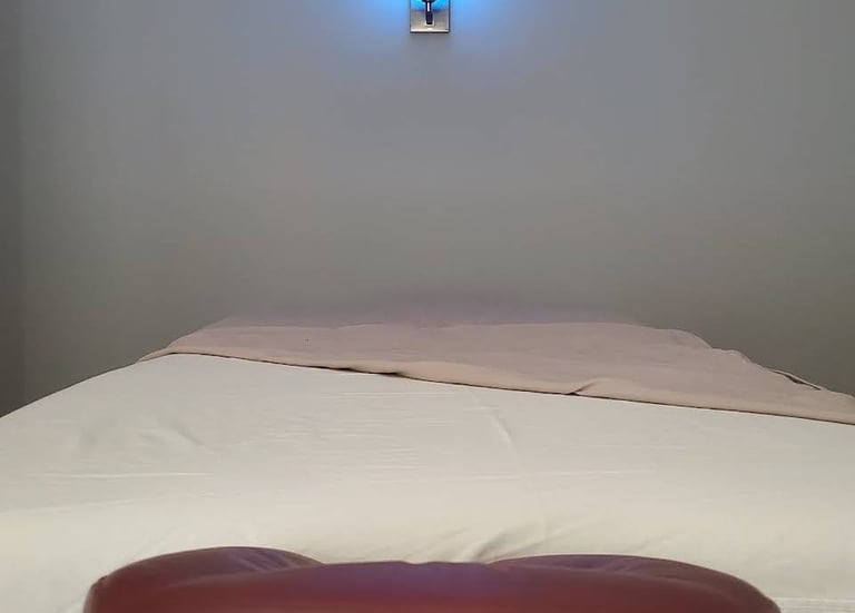 massage table