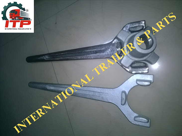 Locking Spanner for Twist Lock