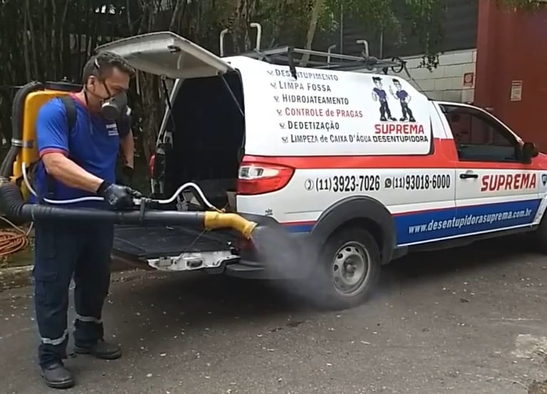carro da suprema desentupidora