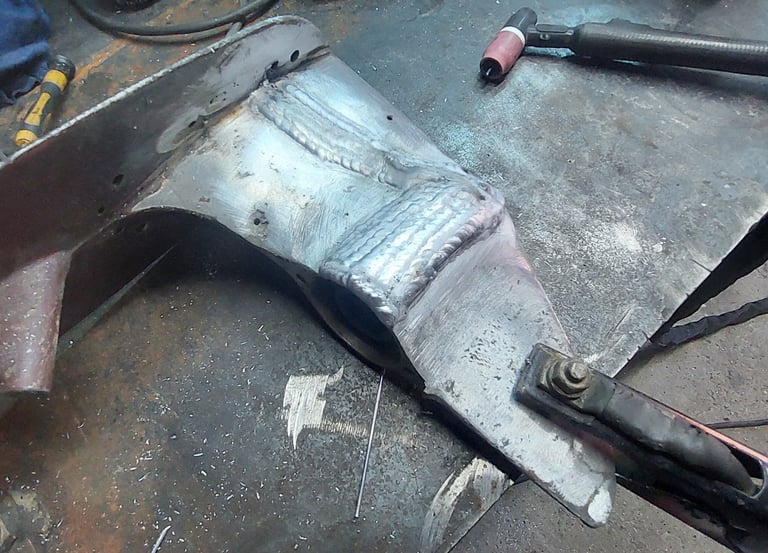 Zavarivanje stopala brodskog motora