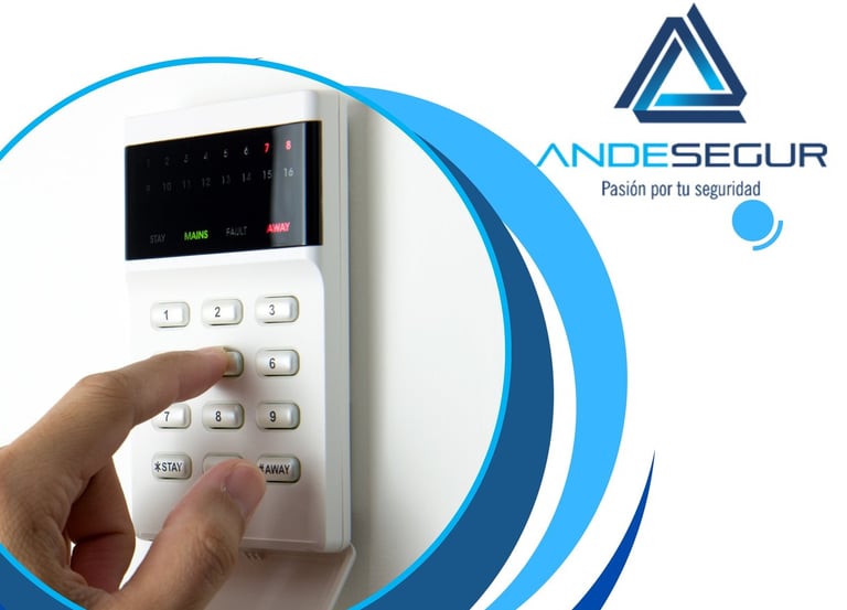 Panel de alarma de seguridad con sensores instalados en oficina