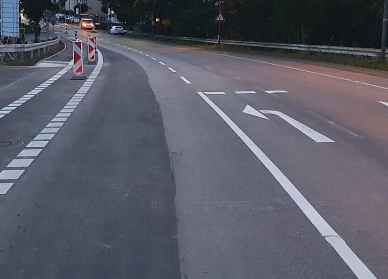 Fahrbahn markierung eiid markierung