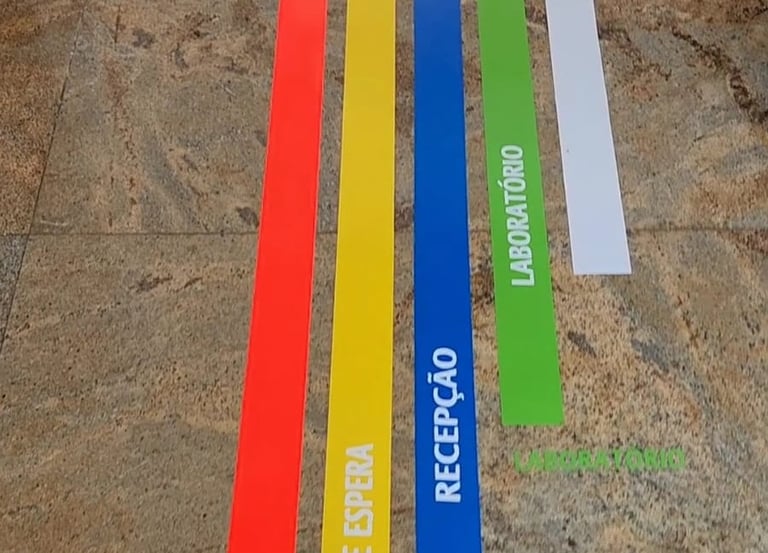 linhas de identificacao da recepcao sala de espera laboratório e consultórios médicos