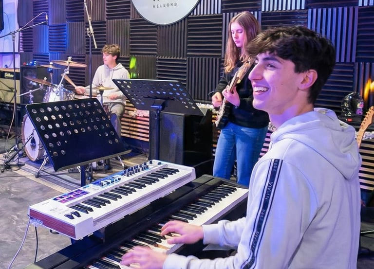 Corso di Pianoforte e Tastiere Moderne a Bologna e Online