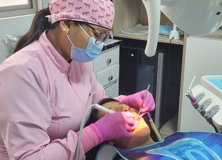Tratamientos Dentales de Precisión - Especialista en Implantes Lima