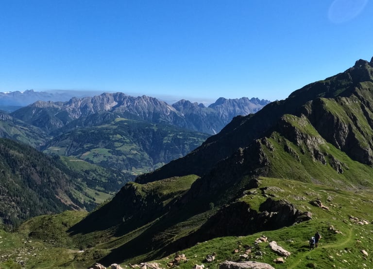 Carnic trek The Karnischer overlooking the dolomites