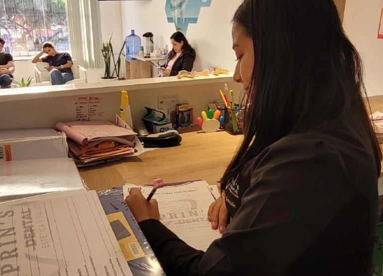 Atención al Paciente Clínica Dental Lima - Agenda y Consultas Personalizadas