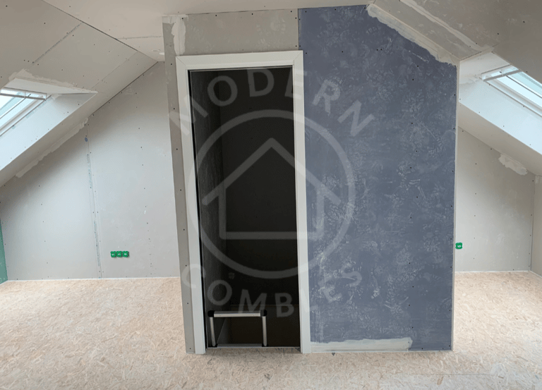 Installation porte coulissante à galandage dans comble