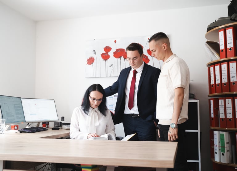 Geschäftsführerin und leitende Mitarbeiter von DSM Office Passau – kompetente Führung für Ihren Unternehmenserfolg