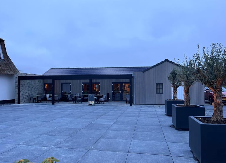 Straatwerk gelegd door Betsema Bestrating.