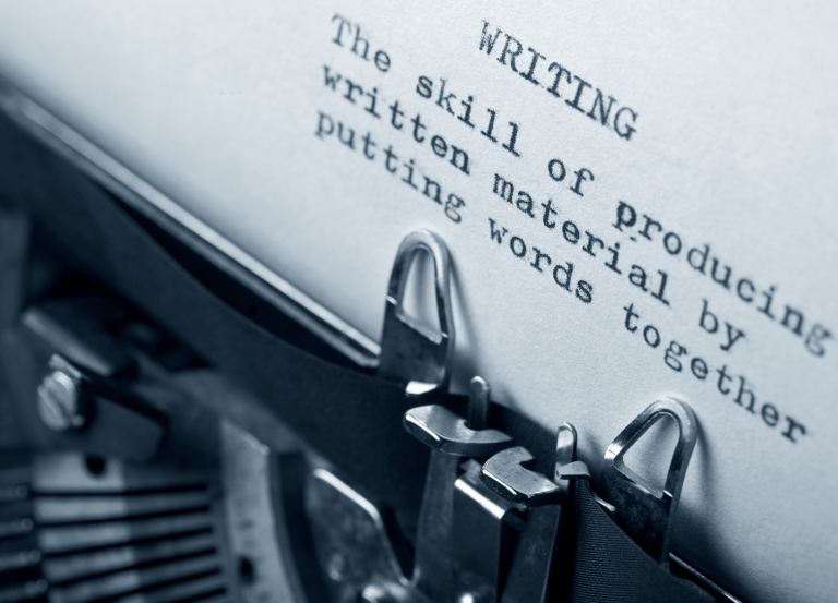 a typewriter, contento consulting, creazione contenuti