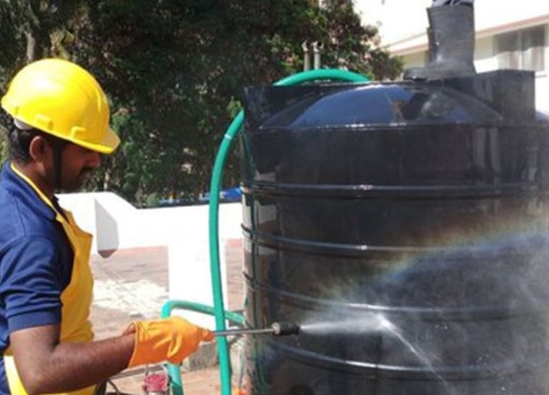  فني تصليح وسباكة منازل و كهرباء و عزل و تنظيف خزانات المياه في مسقط. غسيل خزانات المنزل