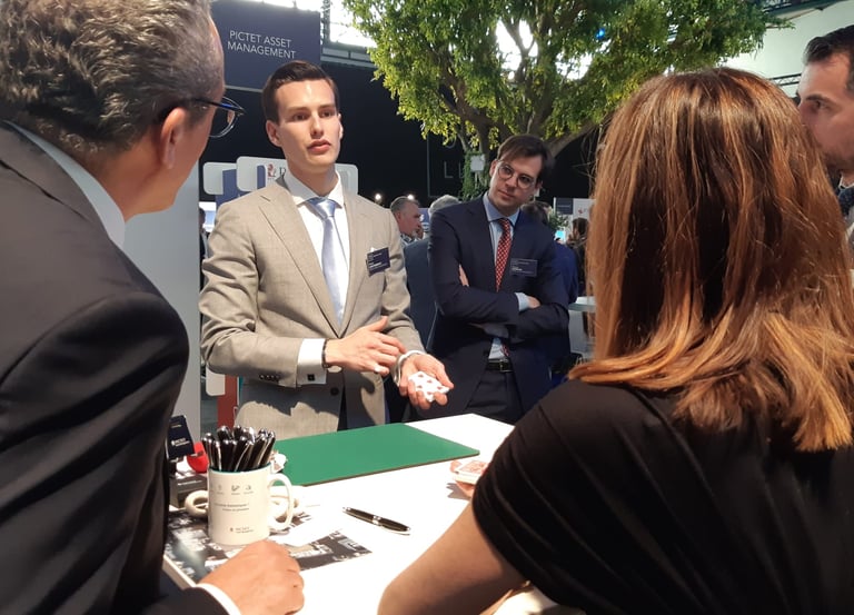 magicien sur un salon professionnel