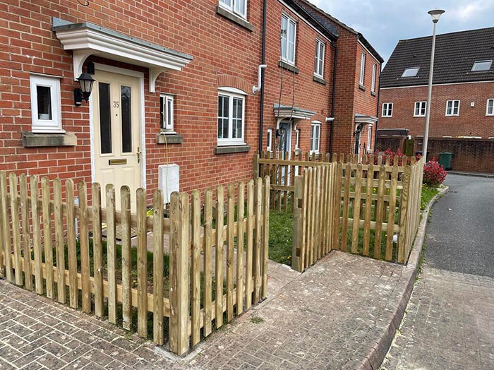 Photo of new fence in Bristol