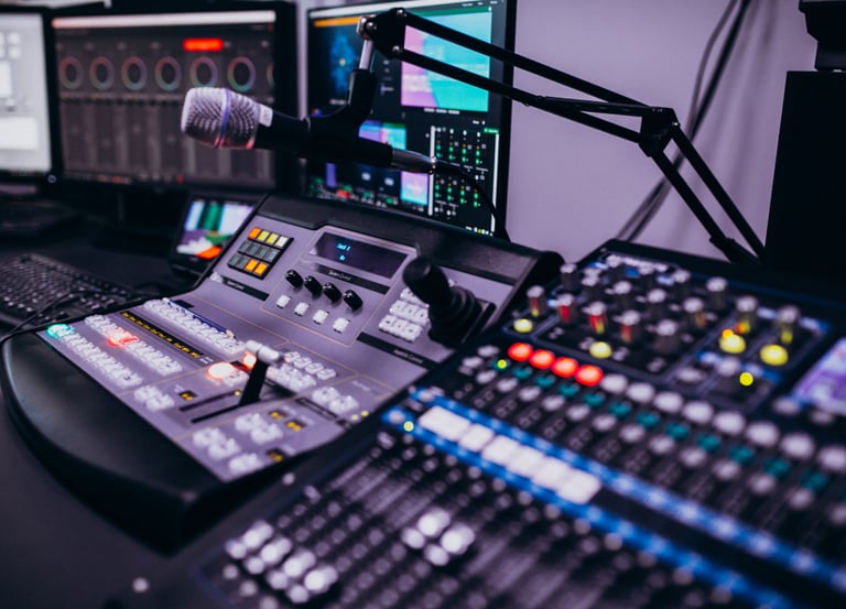 Radio 8 console
