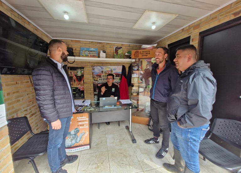 Reunión comunitaria con instituciones locales en Anzoátegui