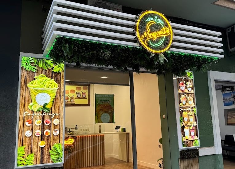 Rotulacion de gran tamaño-vinilos y neones grupo Viziona-Neones-alicante-juan pablo roa patiño