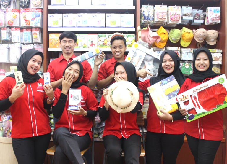 foto kami sebagai pegawai toko rene baby