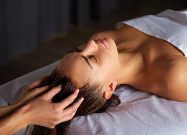 Femme entrain de recever un massage anti-stress