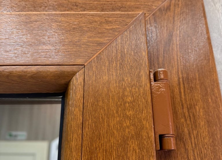 لحام قطاع كرفت لاين خشبي UPVC