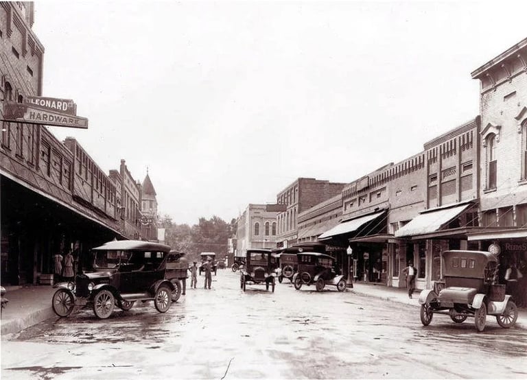 Main Street - Russellville, AR (circa 1906)