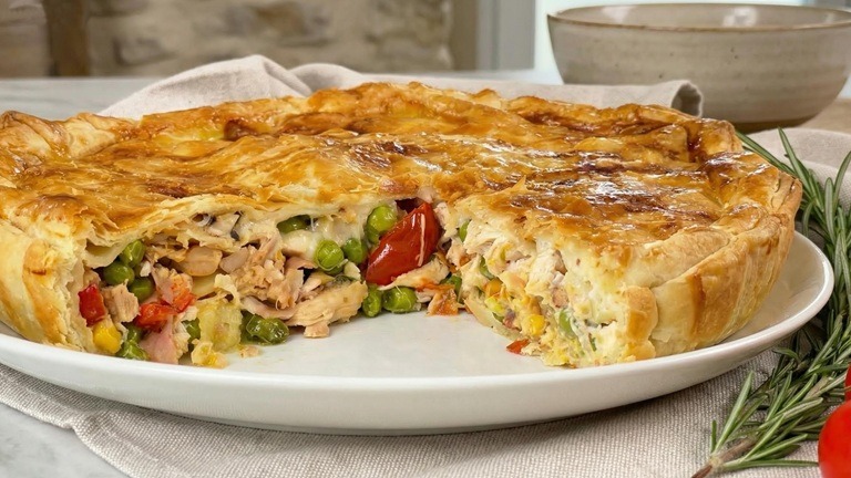 Torta salata di pollo e verdure