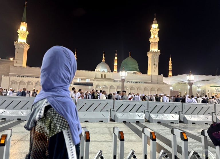 Gazing at the blessed green dome in Medina
