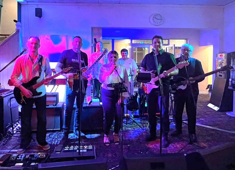 The Dodgers - Rock/Pop covers band Banbury