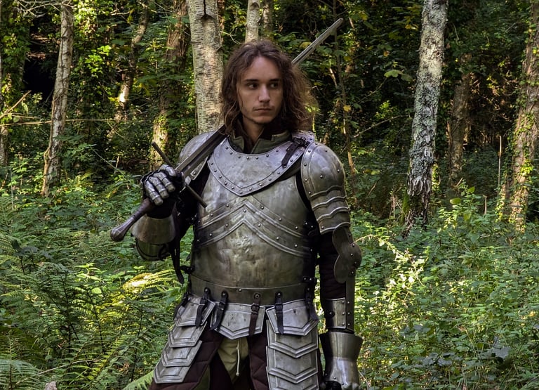 un chevalier en armure dans une foret