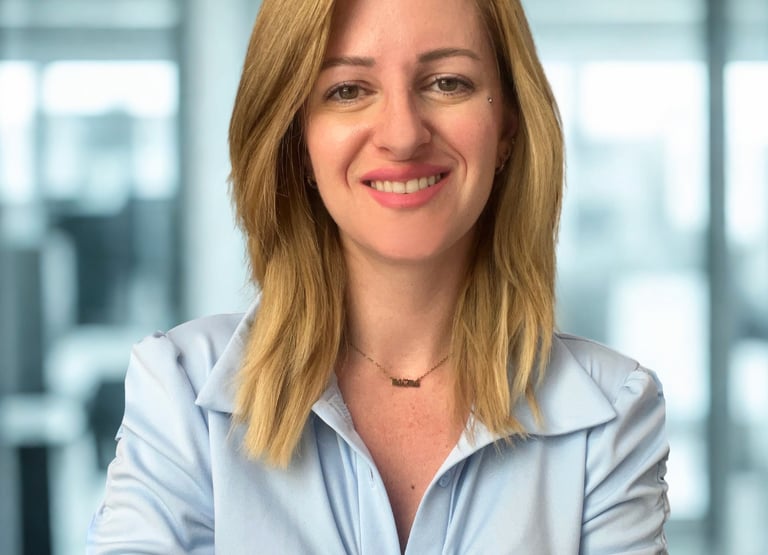 Aurora Travaini asistente virtual y community manager especializada en clínica dental