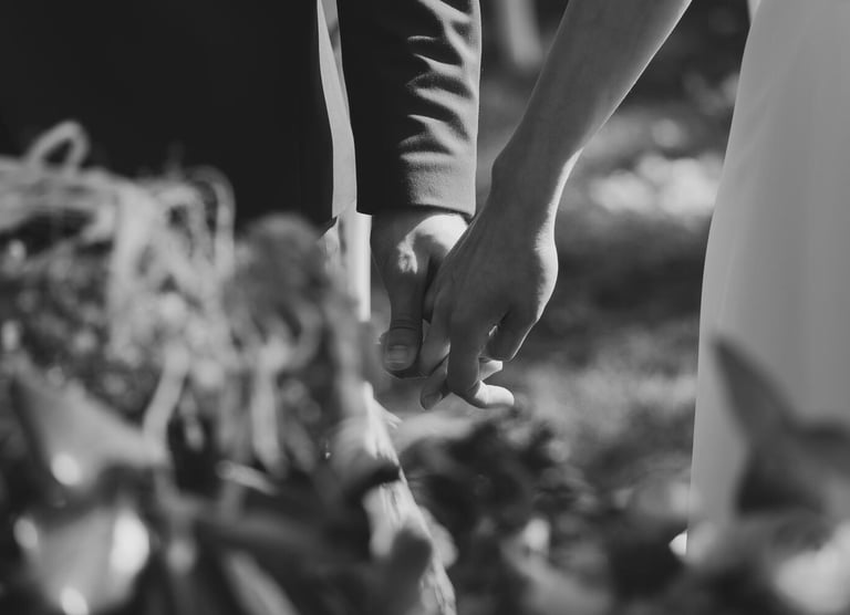 mani durante cerimonia matrimonio