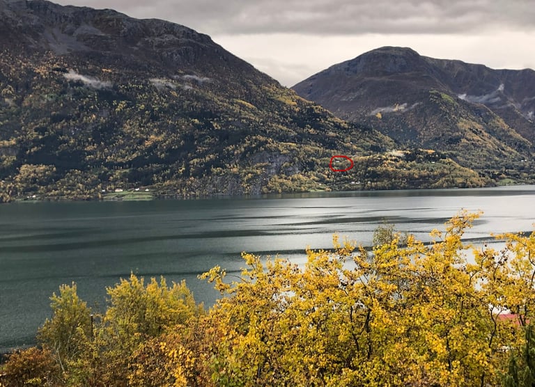 Kroken bygd sett fra Nes. Lingjerde Gard er markert