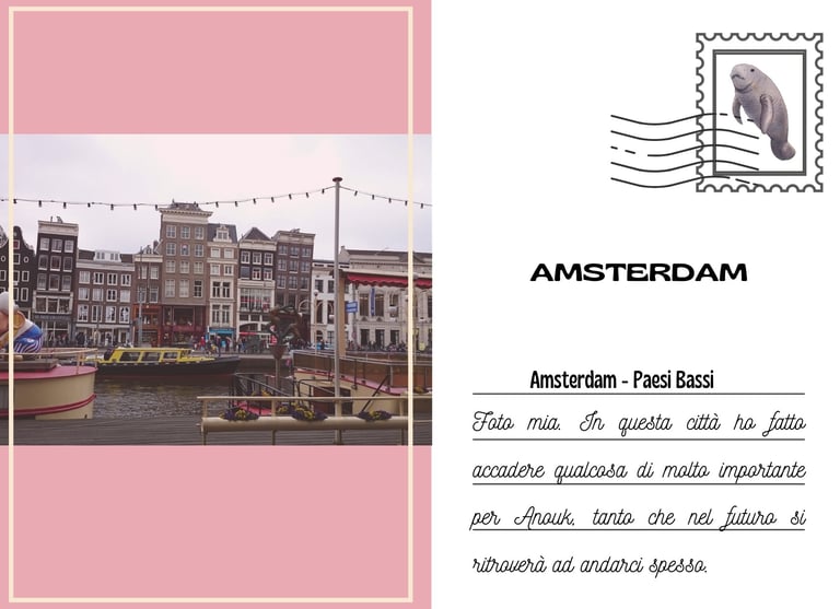 Cartolina di Amsterdam vista da un canale con le case strette e alte