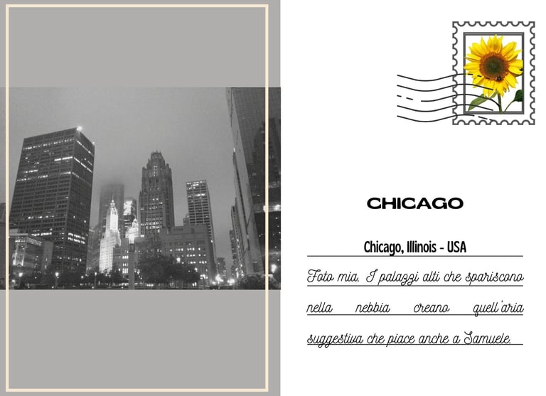 Cartolina di Chicago in bianco e nero con la parte alta dei grattacieli immersi nella nebbia