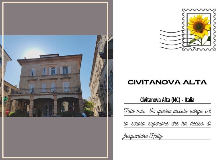 Cartolina di Civitanova Alta con un edificio del centro storico